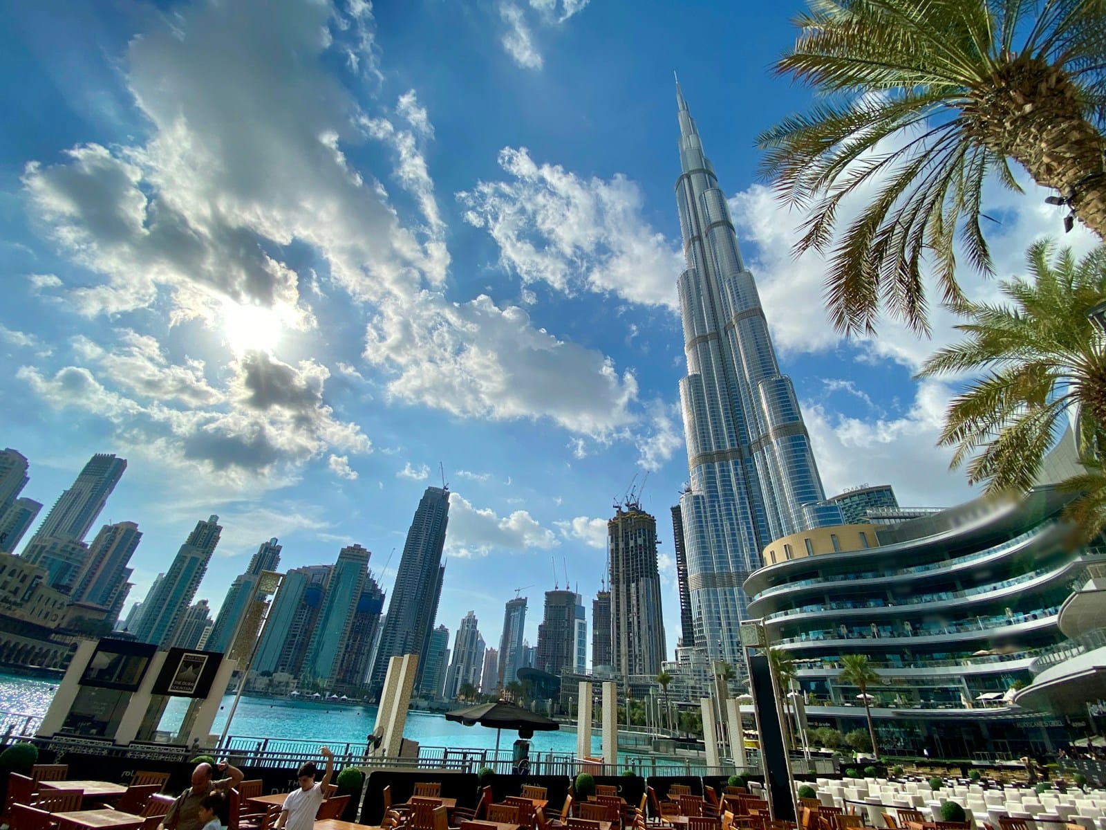 Рестораны с видом на Burj Khalifa и фонтаны Downtown